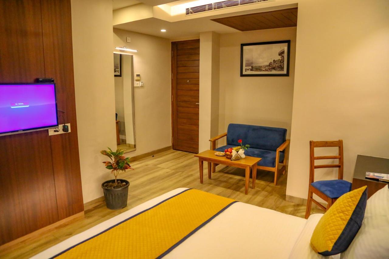 Four Leaf Hotel - Sapphire Blue, バラナシ エクステリア 写真