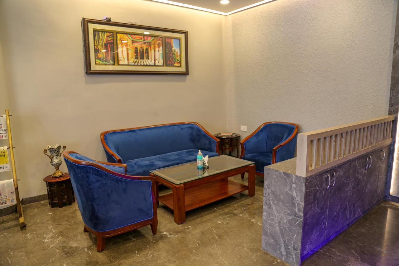 Four Leaf Hotel - Sapphire Blue, バラナシ エクステリア 写真