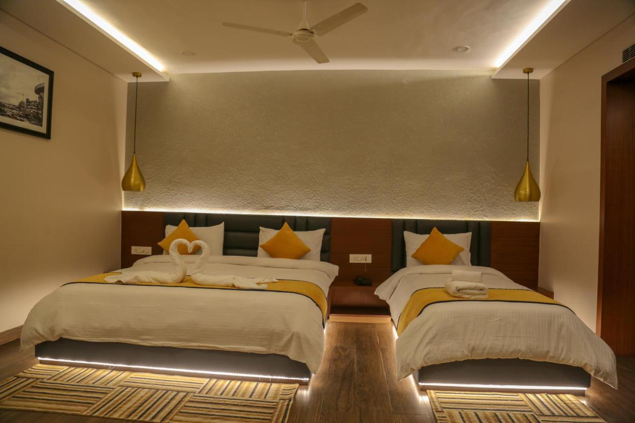 Four Leaf Hotel - Sapphire Blue, バラナシ エクステリア 写真